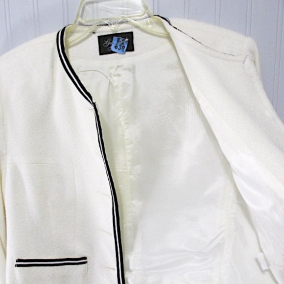 Ivory Cropped Jacket with Black Accents, Chanel-style, Size 8 - Picture 9 of 11